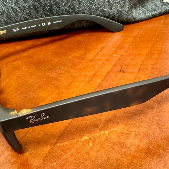 Brand New Polarized Rayban Wayfarers, mint condition. - Picture 3 of 6